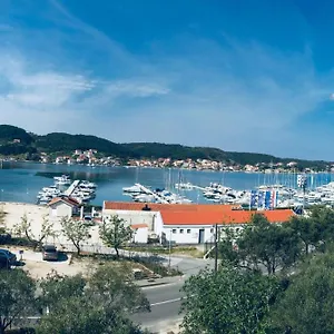 Bed & Breakfast Garni Stefi!, Supetarska Draga